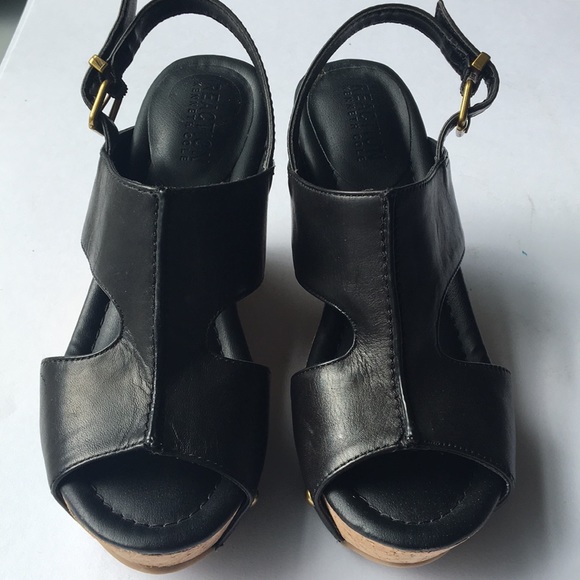 Black Leather Kenneth Cole wedge sandals - Picture 2 of 8